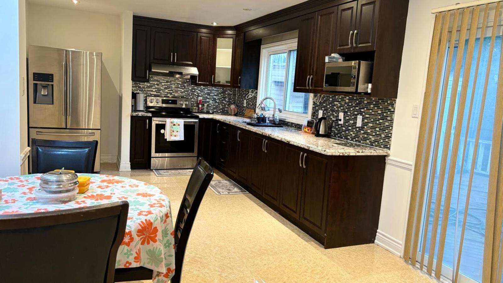 Hollywell Apartment Mississauga Exterior photo