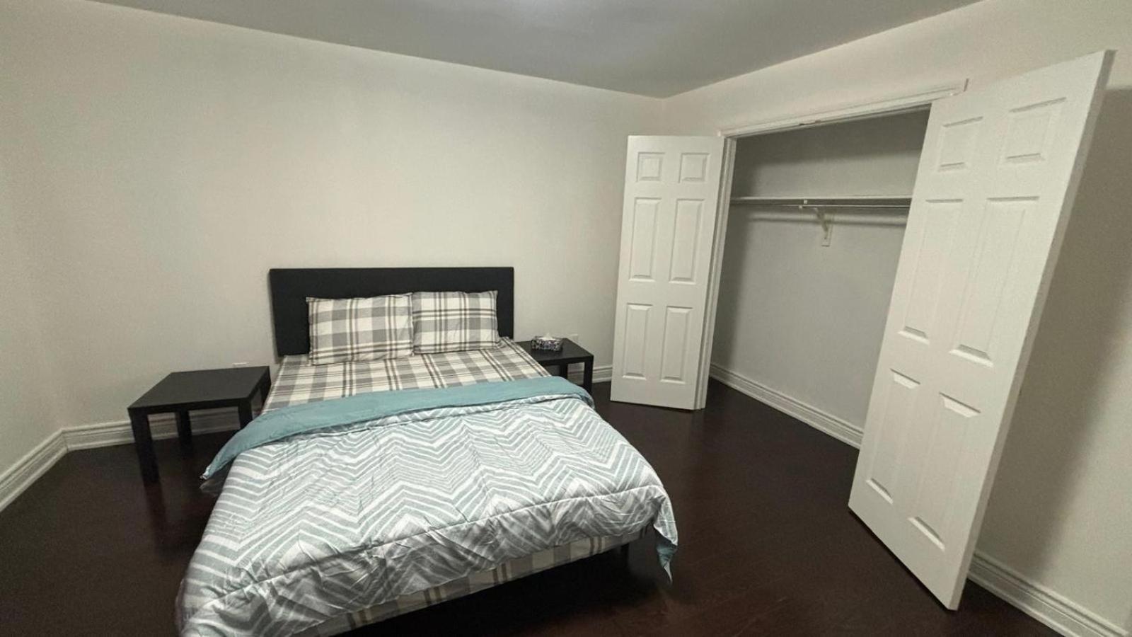 Hollywell Apartment Mississauga Exterior photo